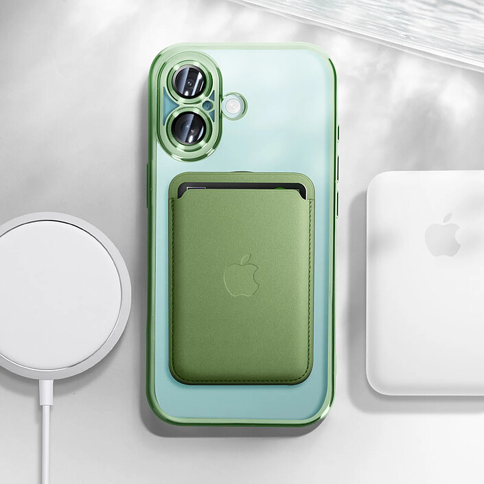 Avis Avizar Coque MagSafe pour iPhone 16 Silicone Contour Chromé