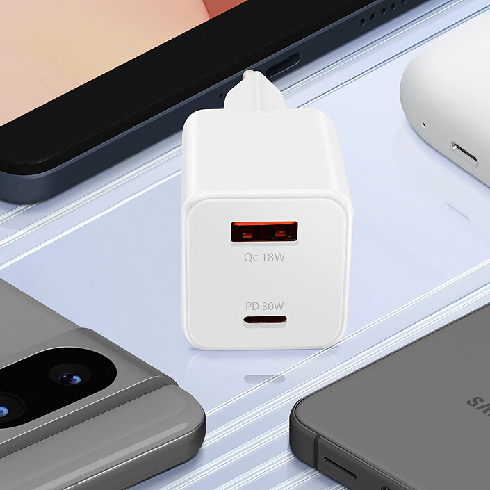 Avis LinQ Chargeur USB-C Power Delivery 30W + USB 18W Quick Charge 3.0 Compact Blanc