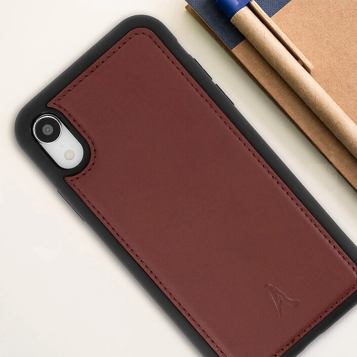 Avis akashi Coque iPhone XR Protection Rigide Cuir Véritable Akashi - Marron