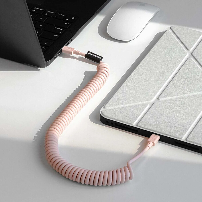 Avis Native Union Câble USB-C vers USB-C 60W Spiralé 2.4m Série POP Charge Rapide Rose