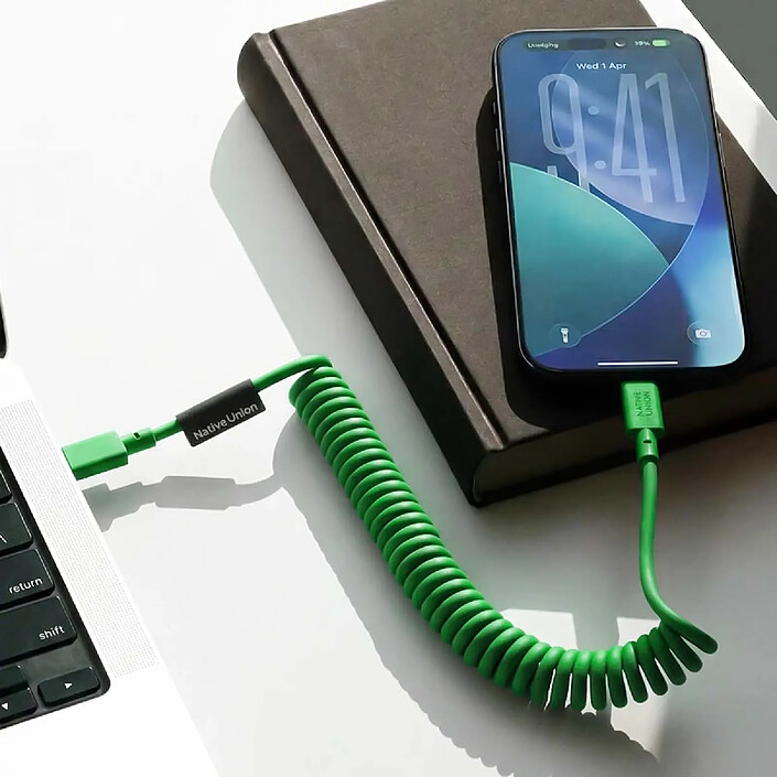 Avis Native Union Câble USB-C vers USB-C 60W Spiralé 2.4m Série POP Charge Rapide Vert