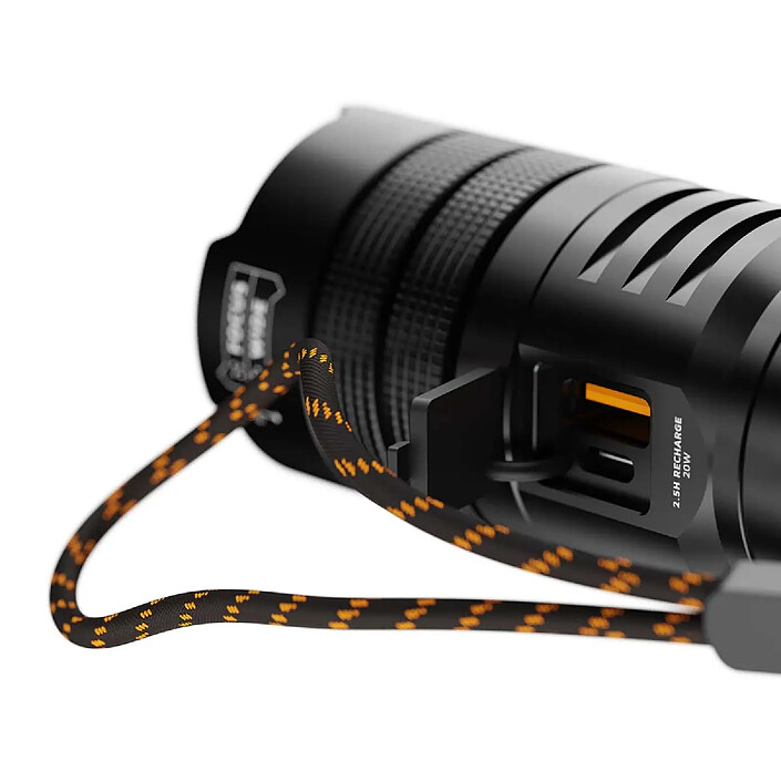Avis Xtorm Batterie Externe 10500mAh USB-C IP44 avec Lampe Torche LED 1000 Lumens Noir
