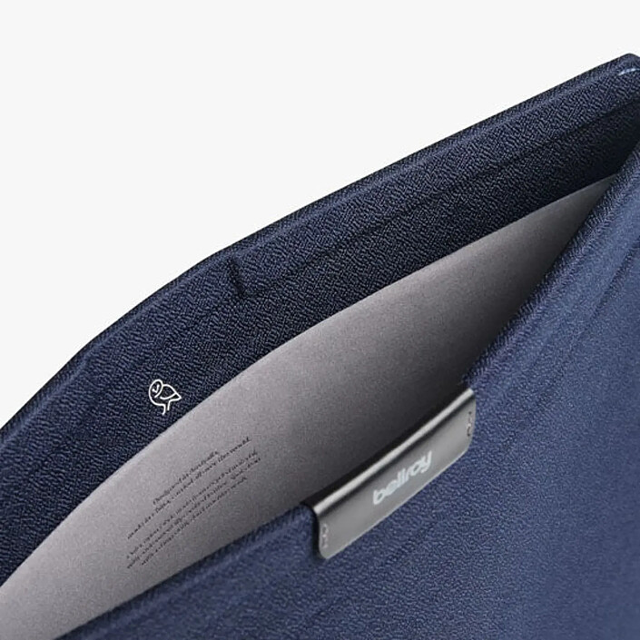 Générique Housse pour Ordinateur Portable 14 Pouces avec Doublure Matelassée Bleu marine pas cher