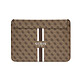 Guess Housse Magnétique pour Ordinateur 16 pouces Imprimé 4G Modèle Stripe Marron - Cette housse marron signée Guess modèle Stripe vous permettra de transporter votre ordinateur portable 16 pouces en toute commodité