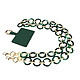 moxie Bijou Téléphone Chaîne Grosse Maille 120cm Moxie Série Athena Vert et doré Chaîne de téléphone série Athena de la marque Moxie, parfait pour porter votre smartphone avec style