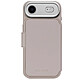 Decoded Étui Folio pour iPhone 17 Air MagSafe en Cuir avec Coque Détachable Beige Cet étui folio beige pour iPhone 17 Air est fabriqué en cuir pleine fleur qui développe une patine naturelle avec l'usage