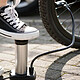 Avis Avizar Pompe à Pied Compacte 17x4.5cm Pression Jusqu'à 100 PSI pour Vélo et Moto Noir / Argent